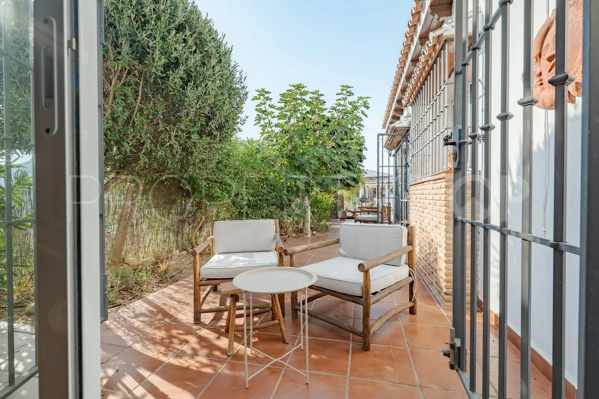 Buy villa in Alhaurin el Grande with 4 bedrooms