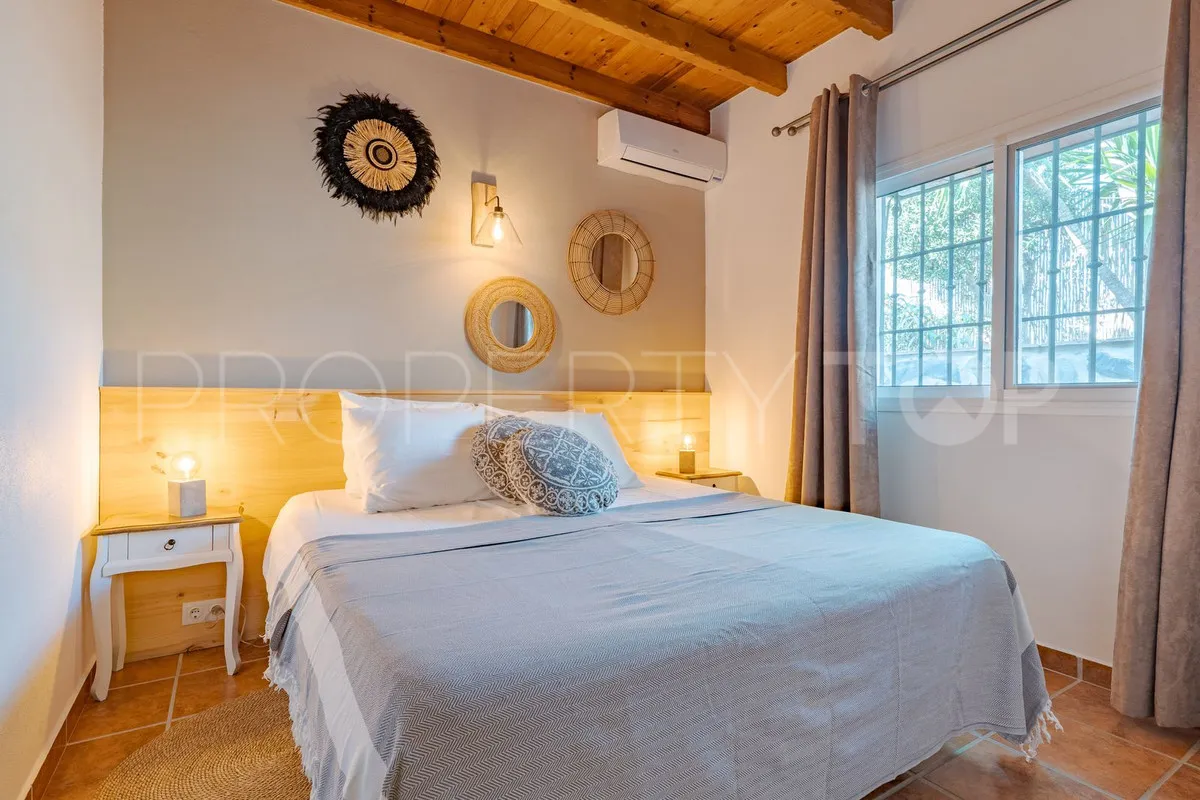Buy villa in Alhaurin el Grande with 4 bedrooms