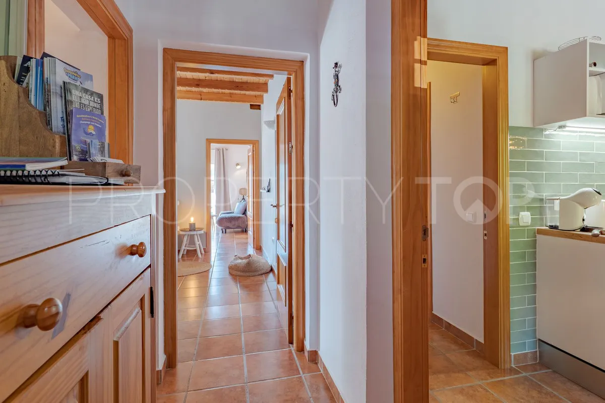 Buy villa in Alhaurin el Grande with 4 bedrooms
