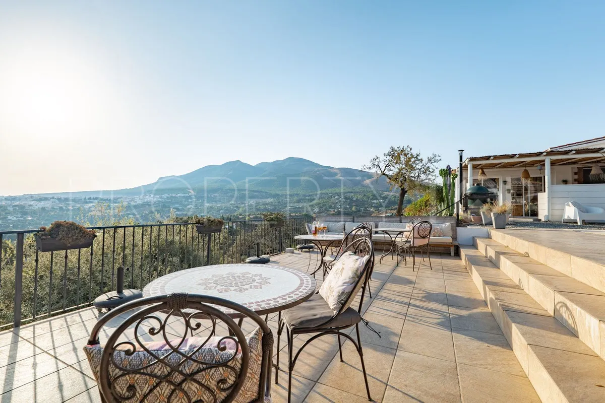 Buy villa in Alhaurin el Grande with 4 bedrooms