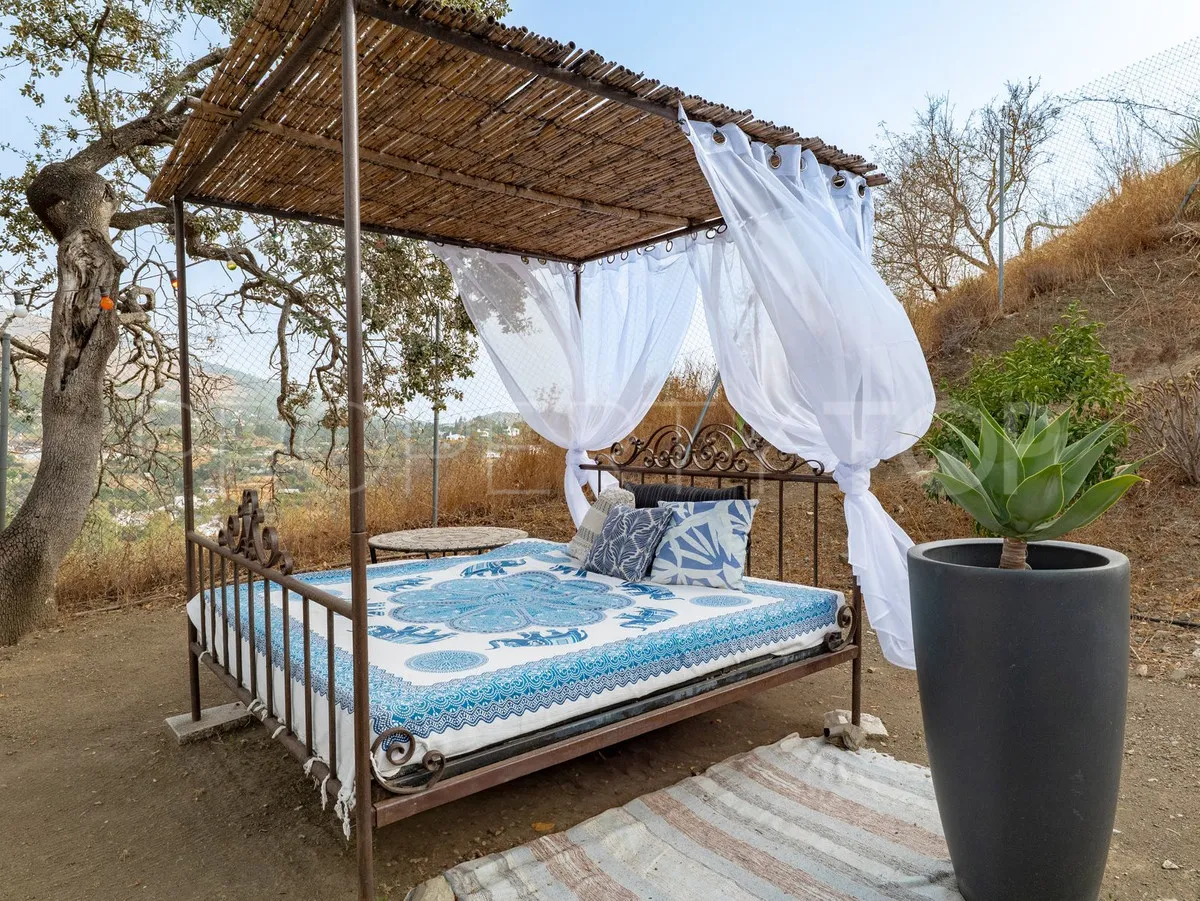 Buy villa in Alhaurin el Grande with 4 bedrooms