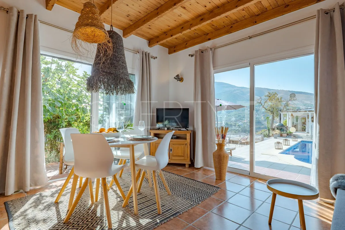 Buy villa in Alhaurin el Grande with 4 bedrooms