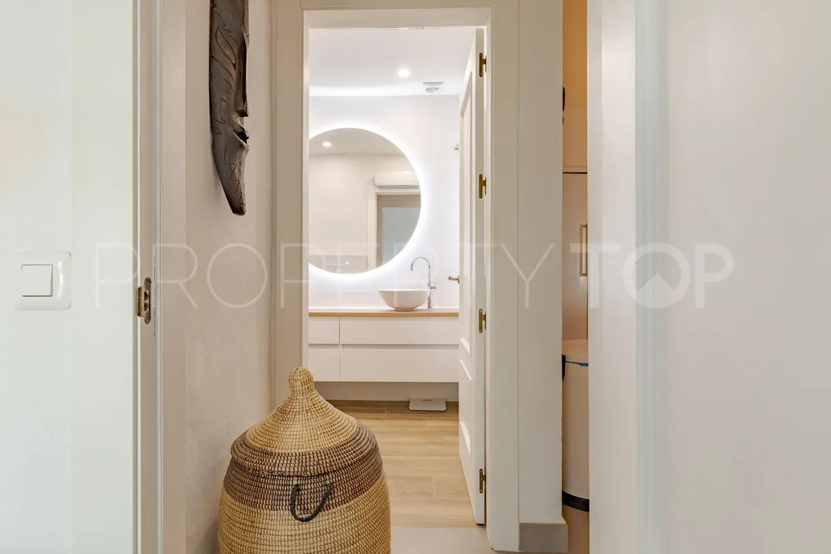 Buy villa in Alhaurin el Grande with 4 bedrooms
