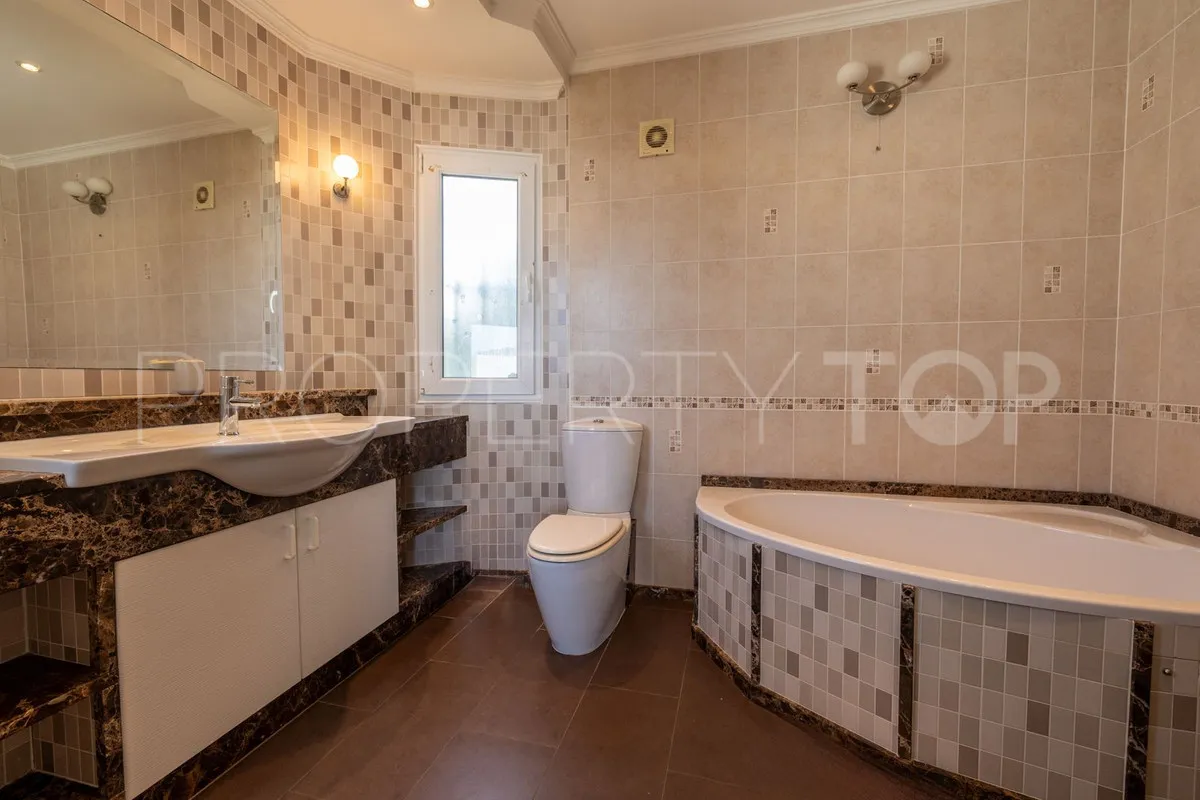Villa a la venta en El Chaparral