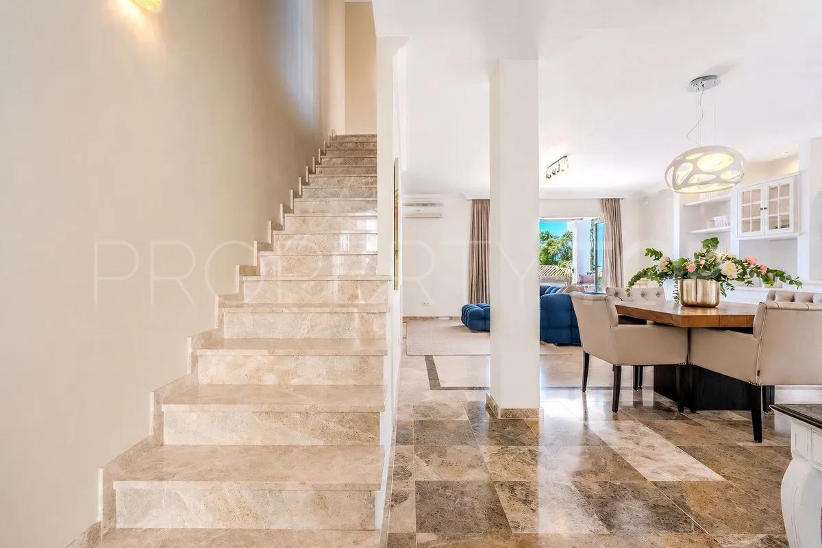 For sale Nueva Andalucia 4 bedrooms villa