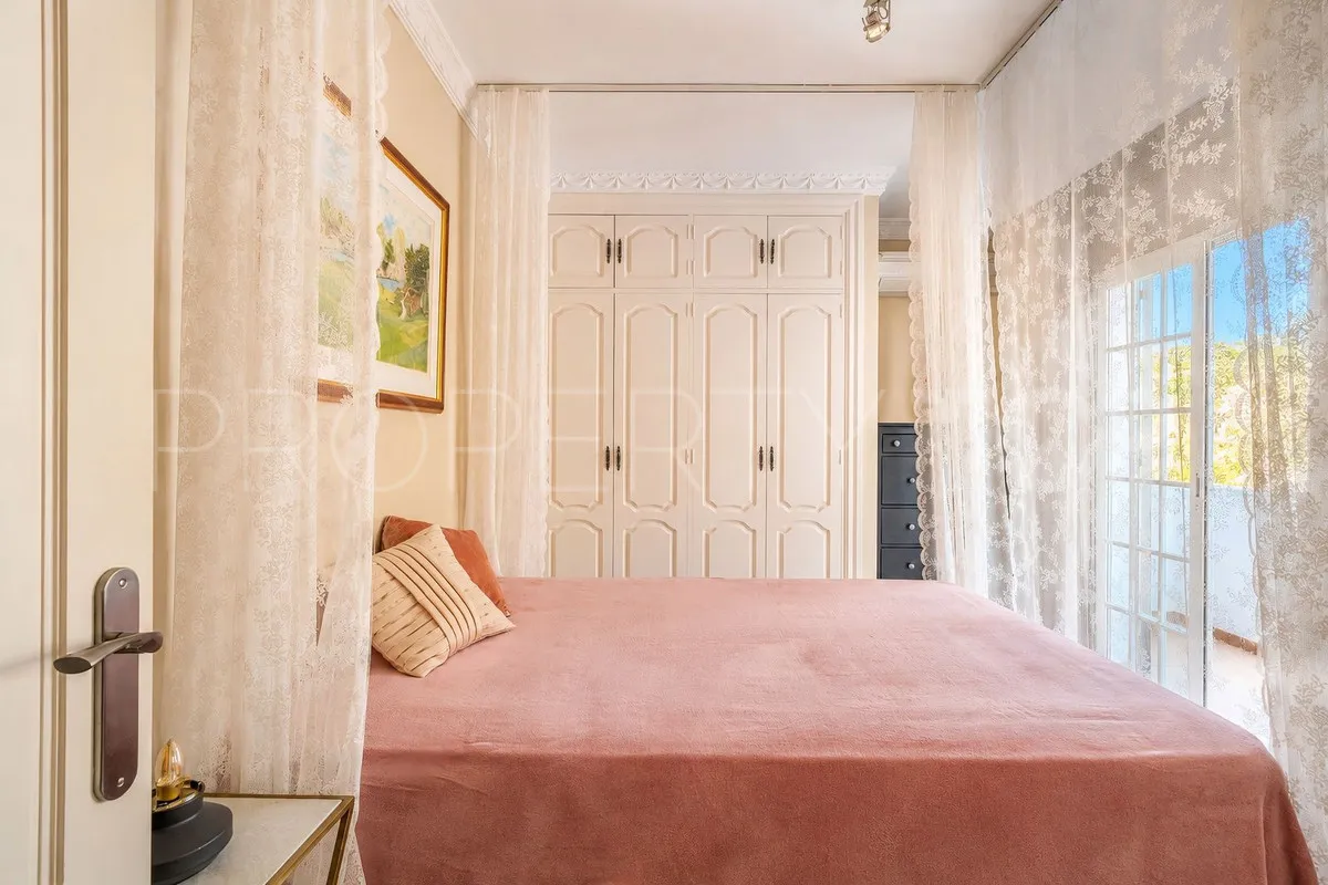 For sale Nueva Andalucia 4 bedrooms villa