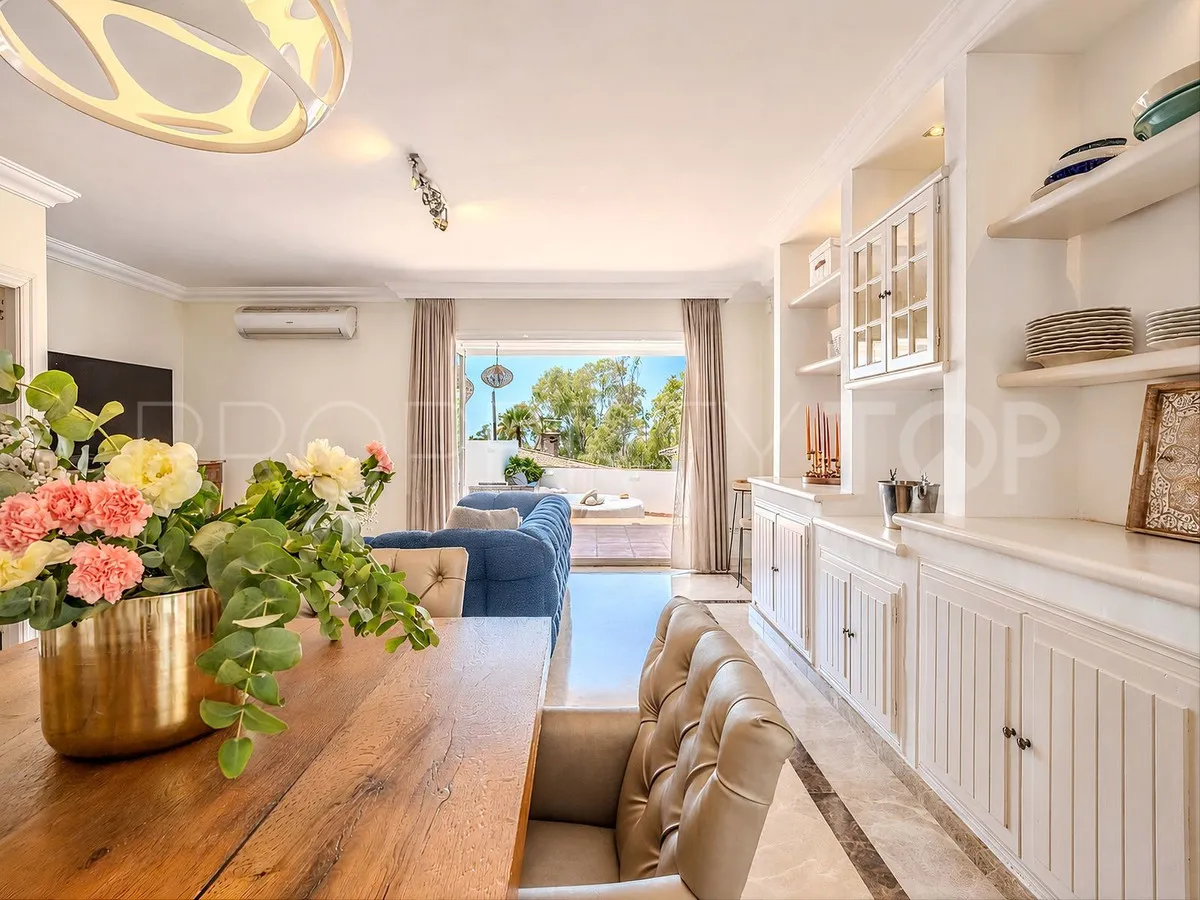 For sale Nueva Andalucia 4 bedrooms villa
