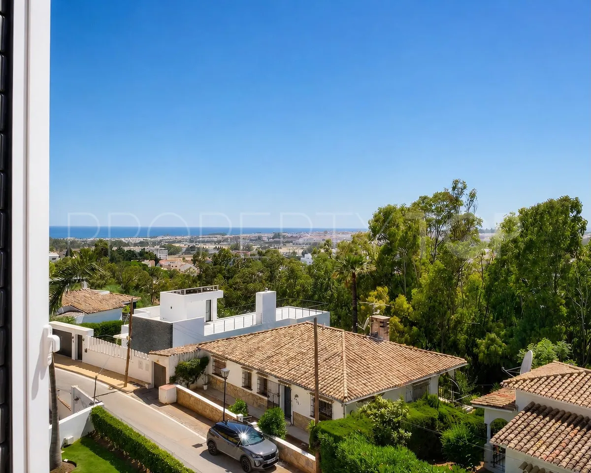 For sale Nueva Andalucia 4 bedrooms villa
