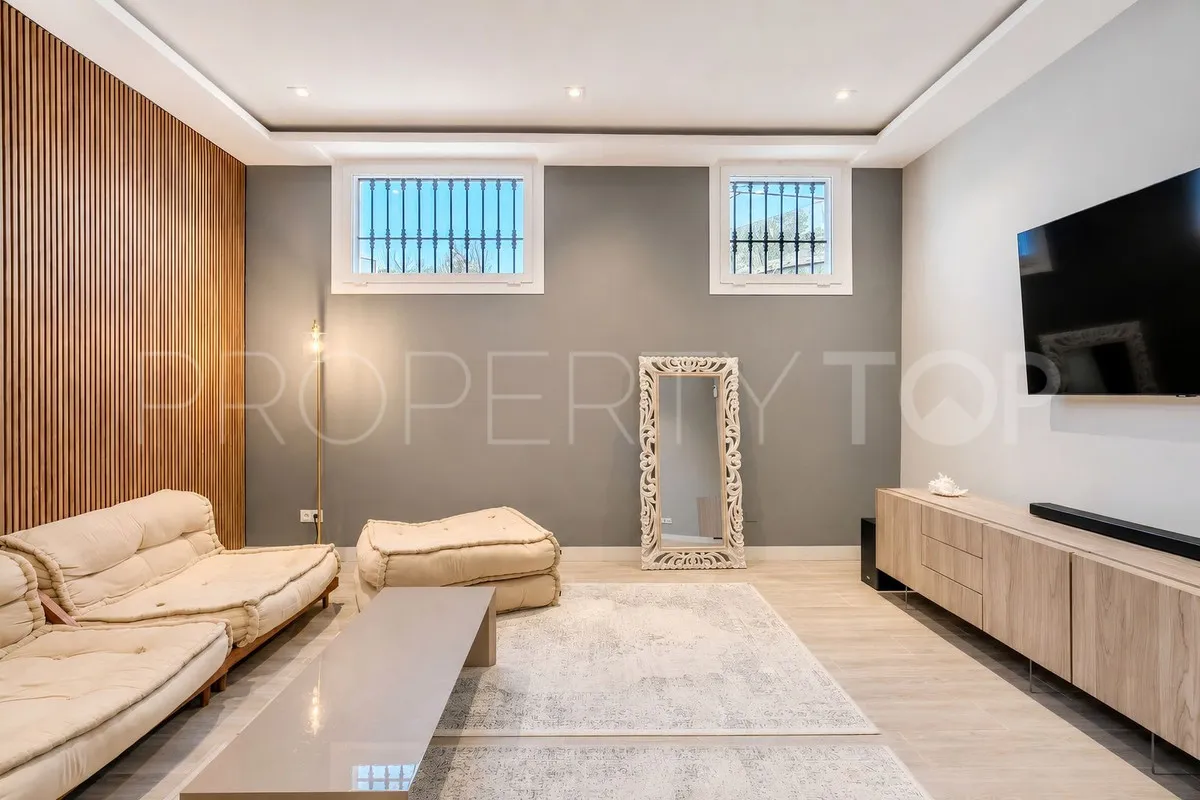 For sale Nueva Andalucia 4 bedrooms villa