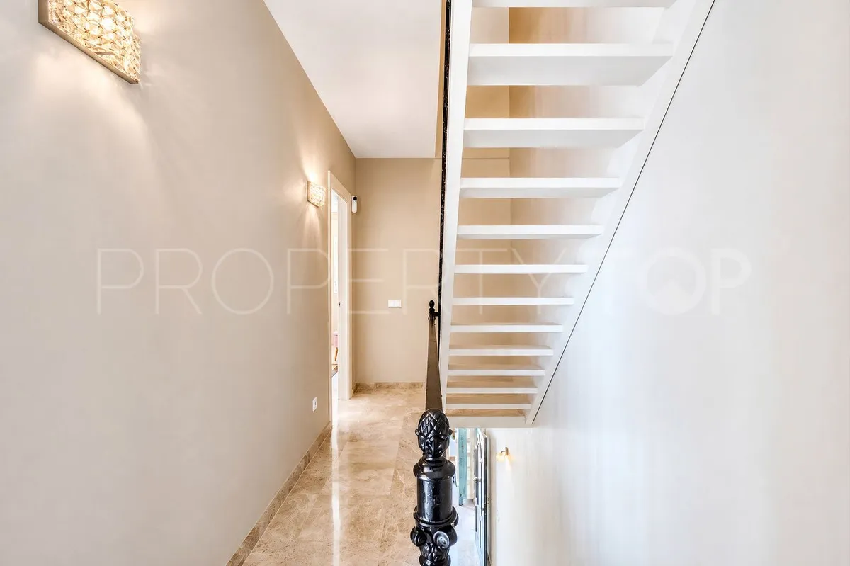 For sale Nueva Andalucia 4 bedrooms villa