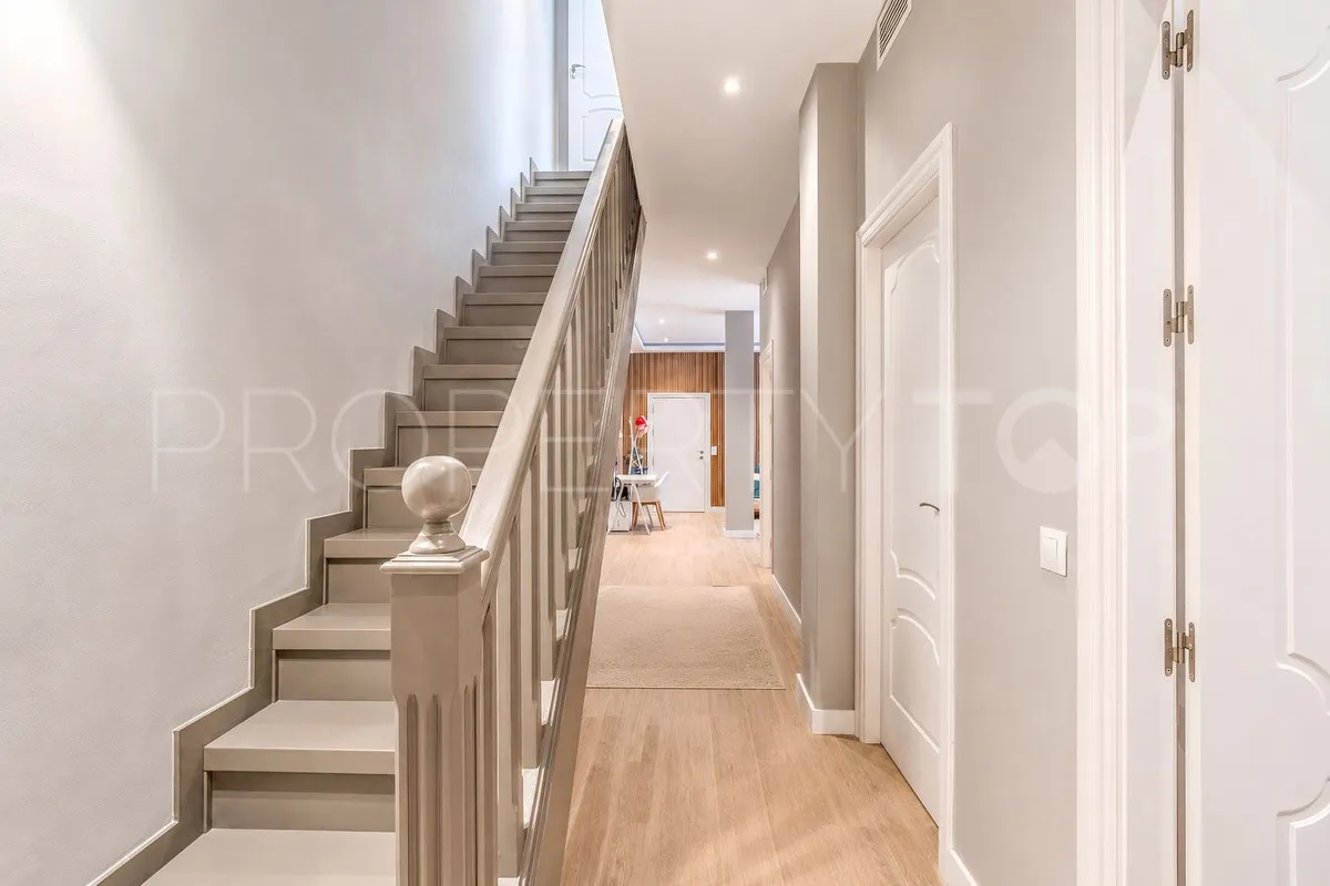For sale Nueva Andalucia 4 bedrooms villa