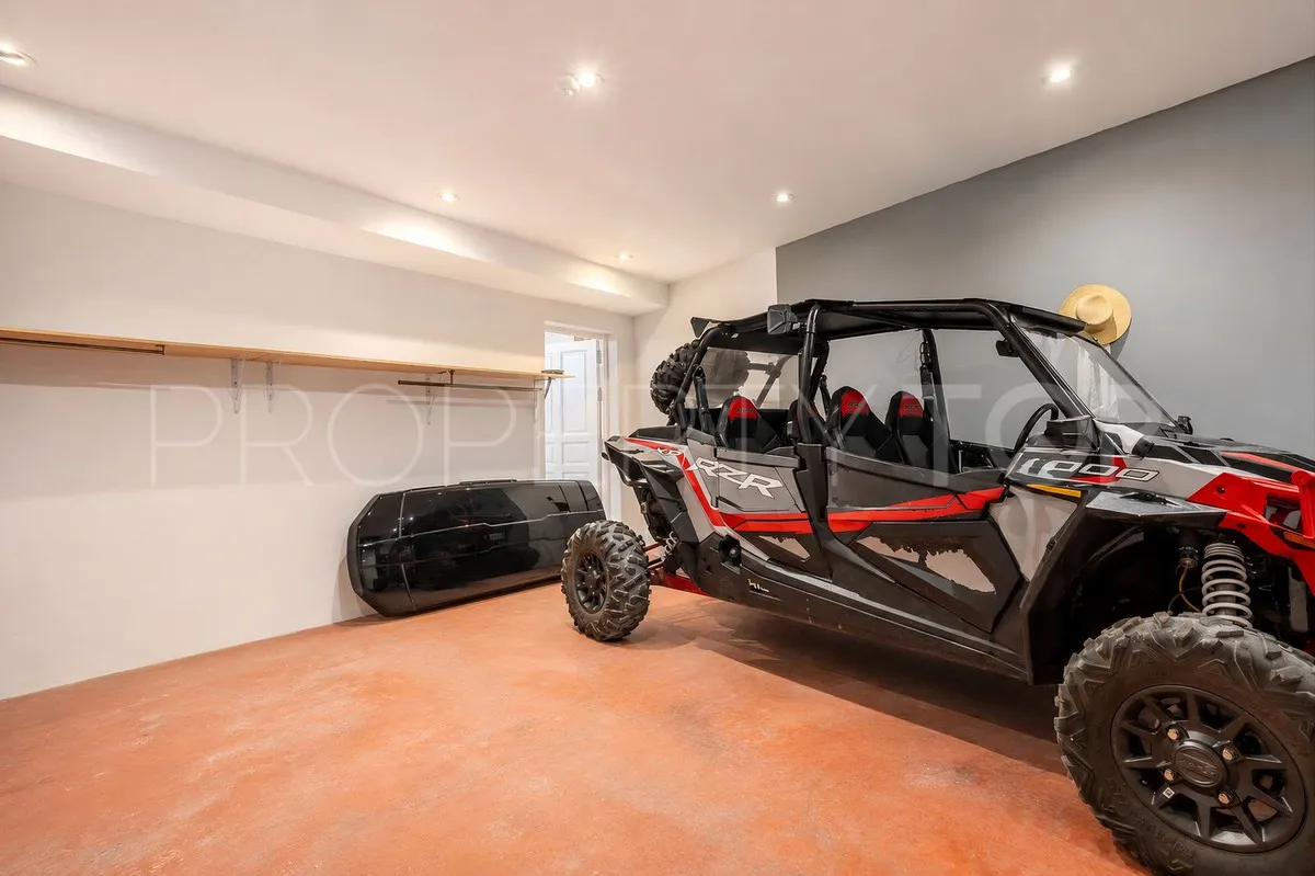 For sale Nueva Andalucia 4 bedrooms villa