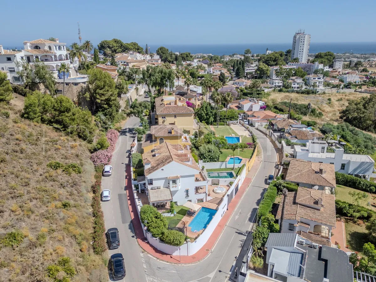 For sale Nueva Andalucia 4 bedrooms villa