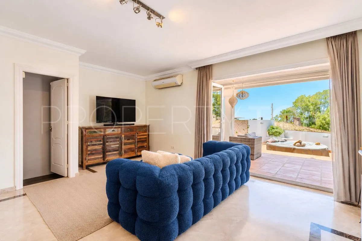 For sale Nueva Andalucia 4 bedrooms villa