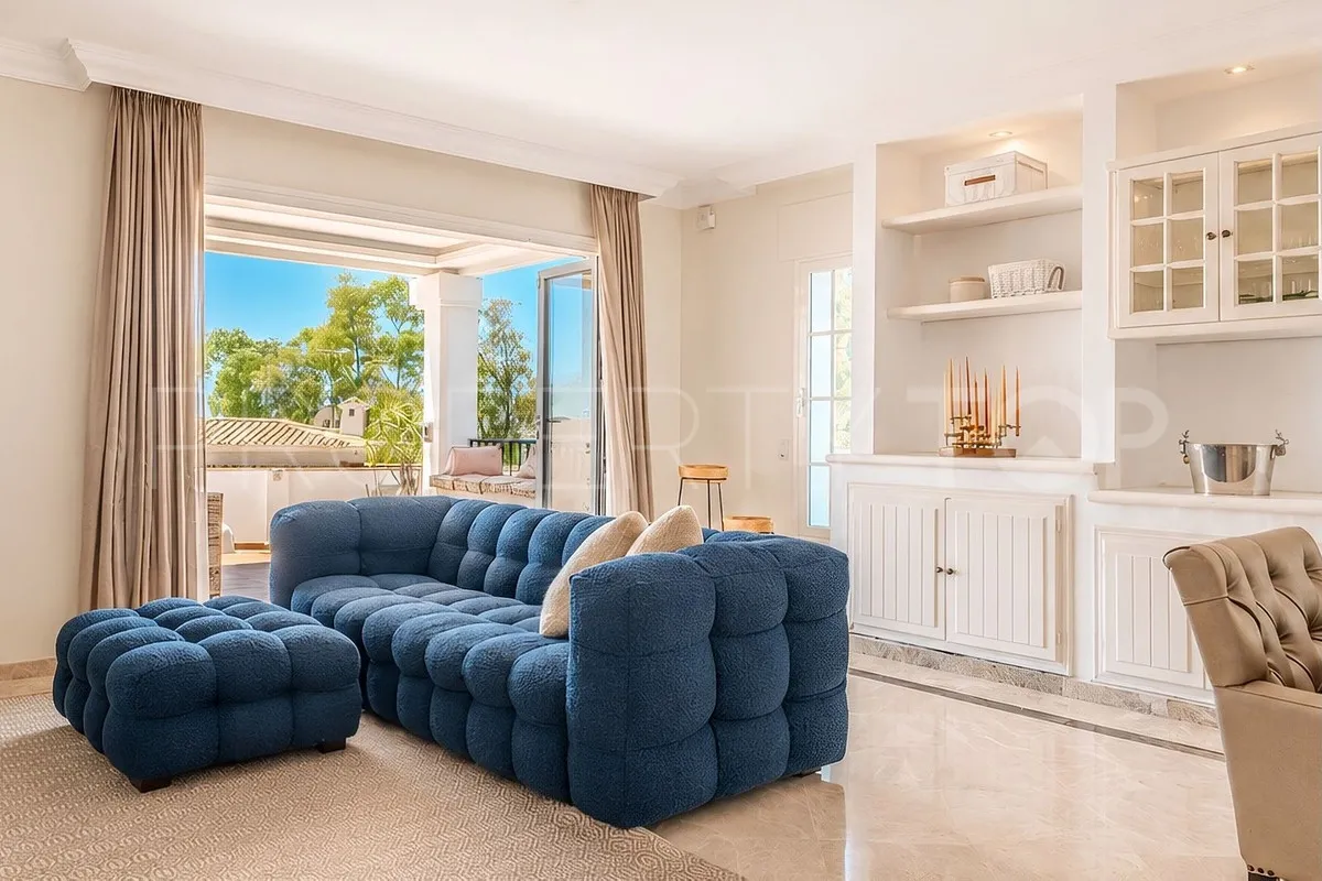 For sale Nueva Andalucia 4 bedrooms villa