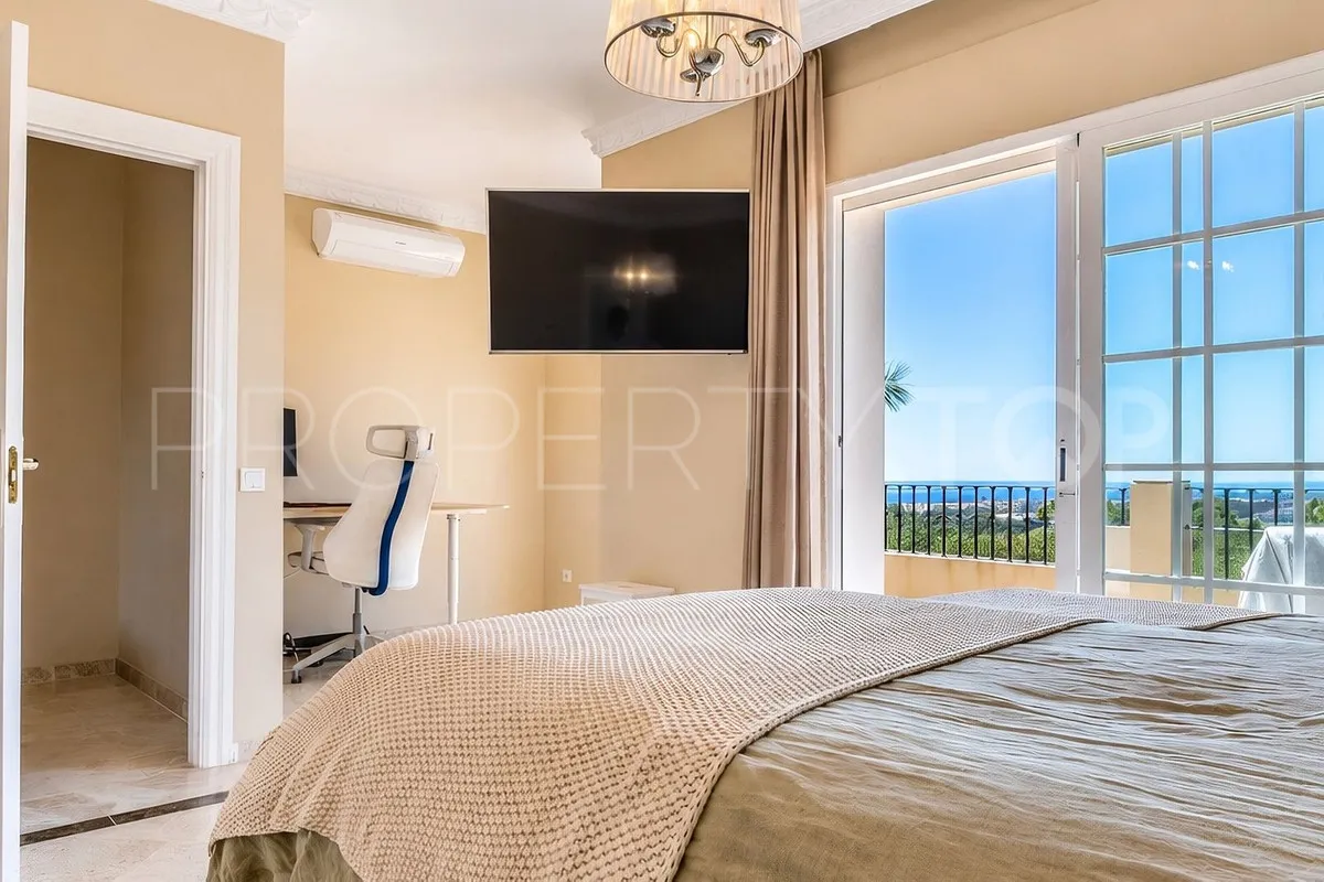 For sale Nueva Andalucia 4 bedrooms villa