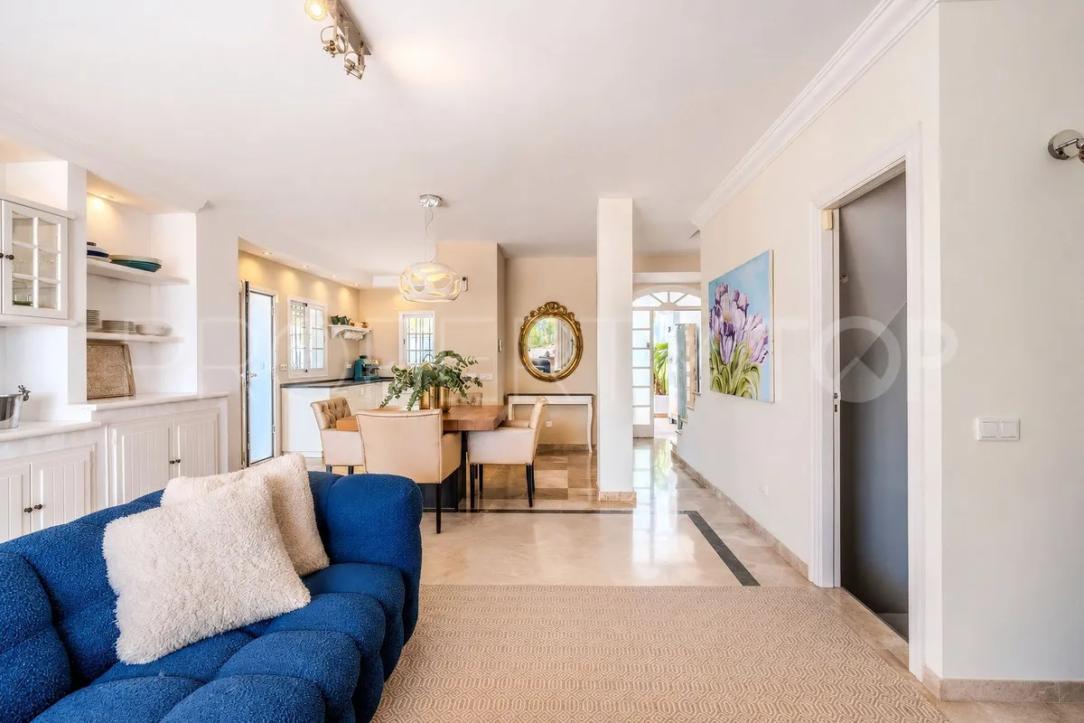 For sale Nueva Andalucia 4 bedrooms villa