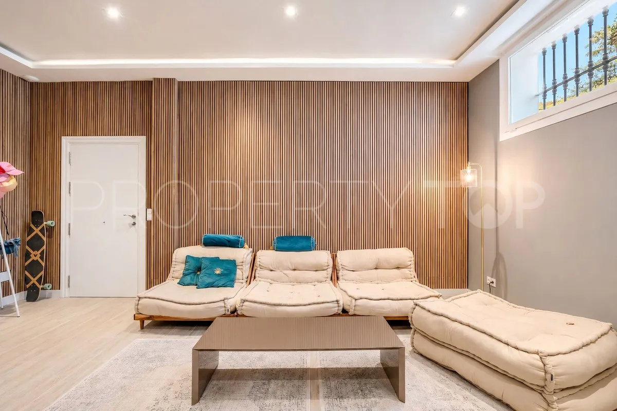 For sale Nueva Andalucia 4 bedrooms villa