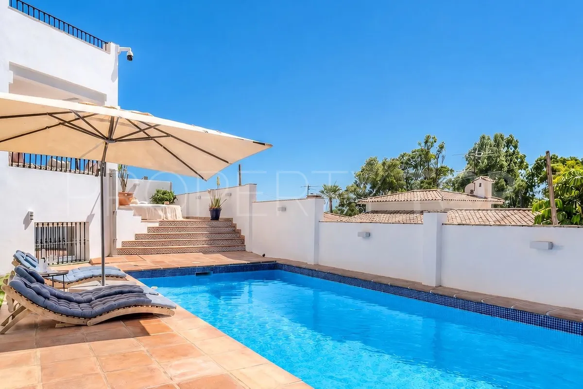 For sale Nueva Andalucia 4 bedrooms villa