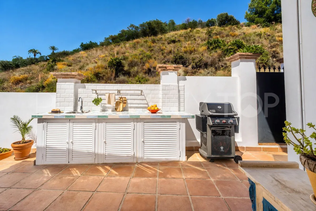 For sale Nueva Andalucia 4 bedrooms villa
