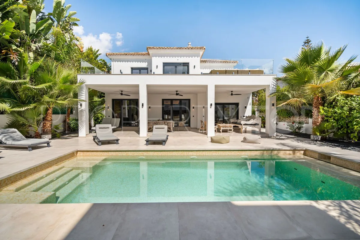 Villa in Marbesa for sale