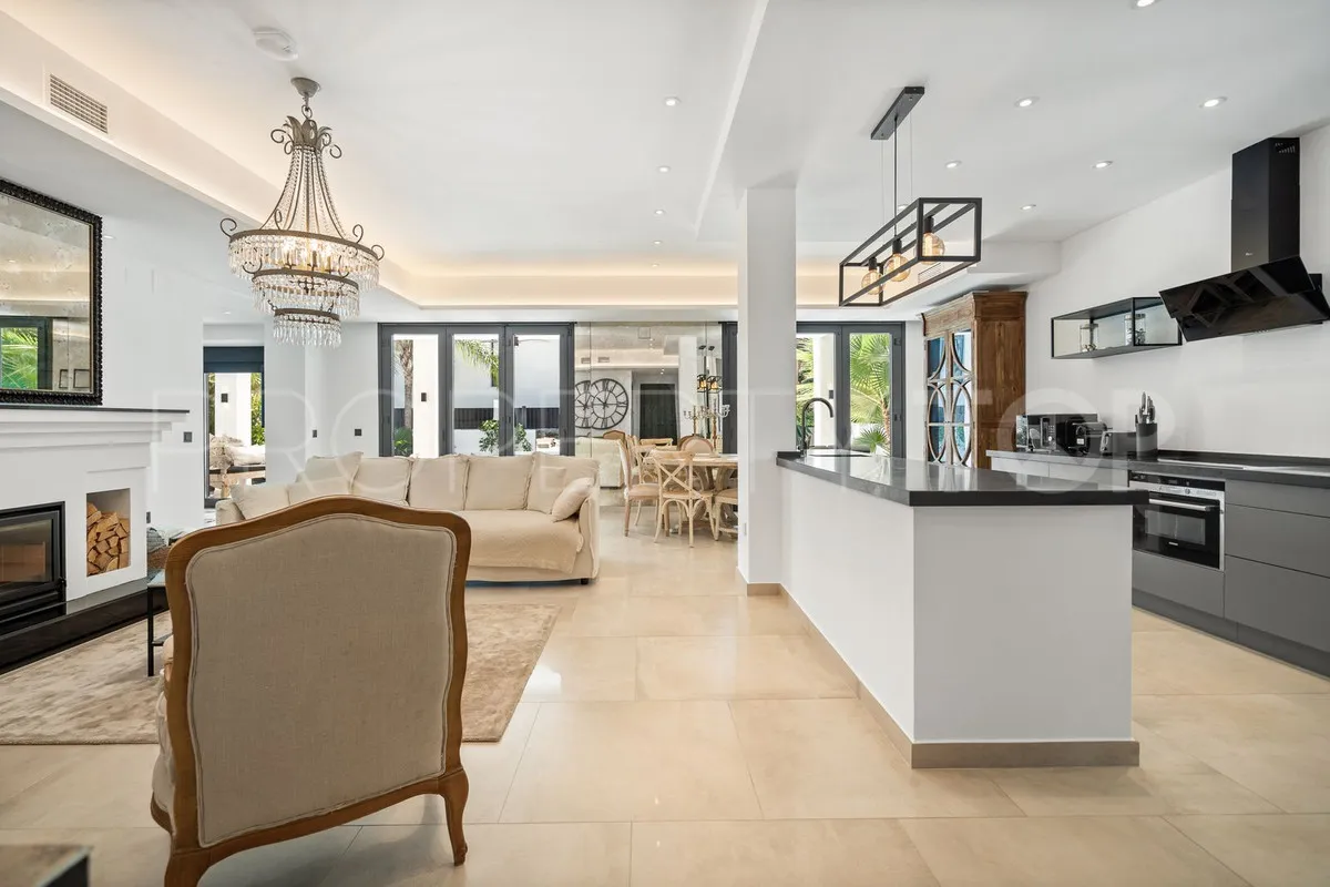 Villa in Marbesa for sale