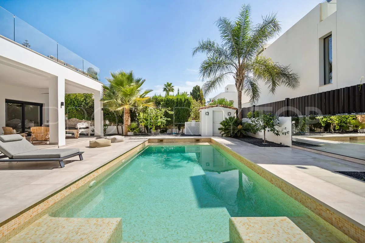 Villa in Marbesa for sale