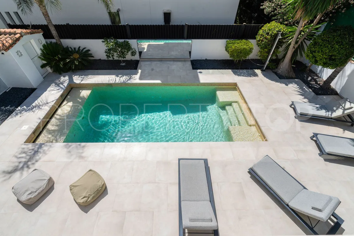 Villa in Marbesa for sale