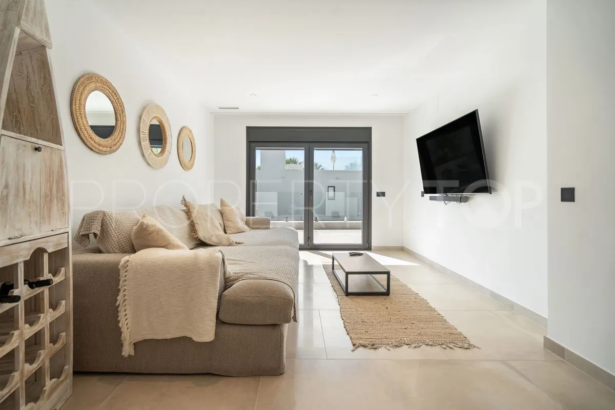 Villa in Marbesa for sale