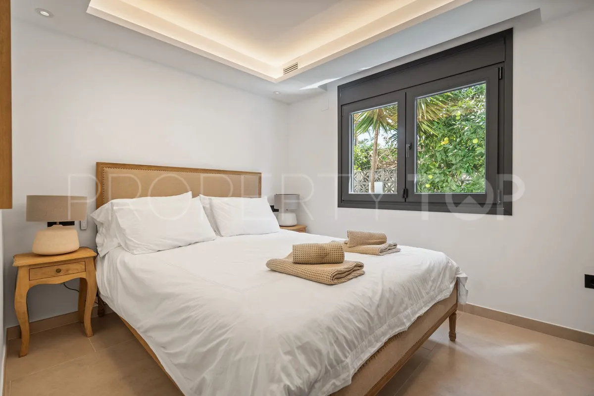 Villa in Marbesa for sale