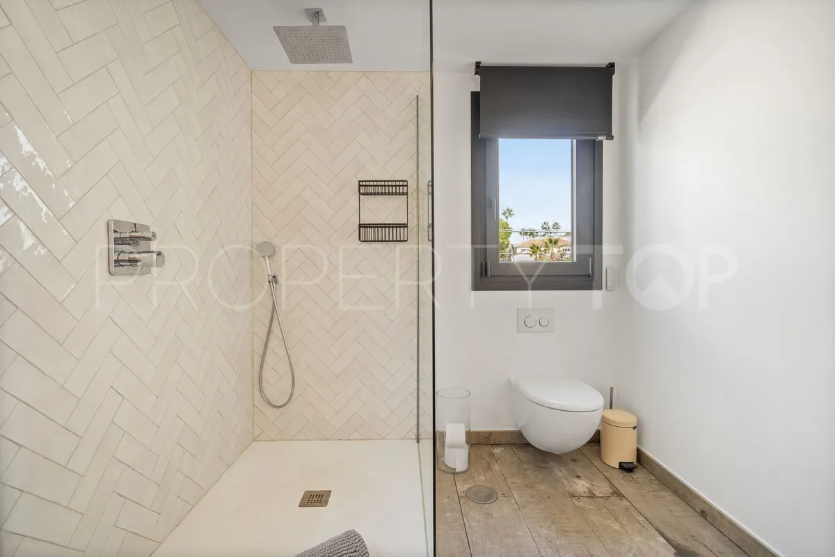 Villa in Marbesa for sale