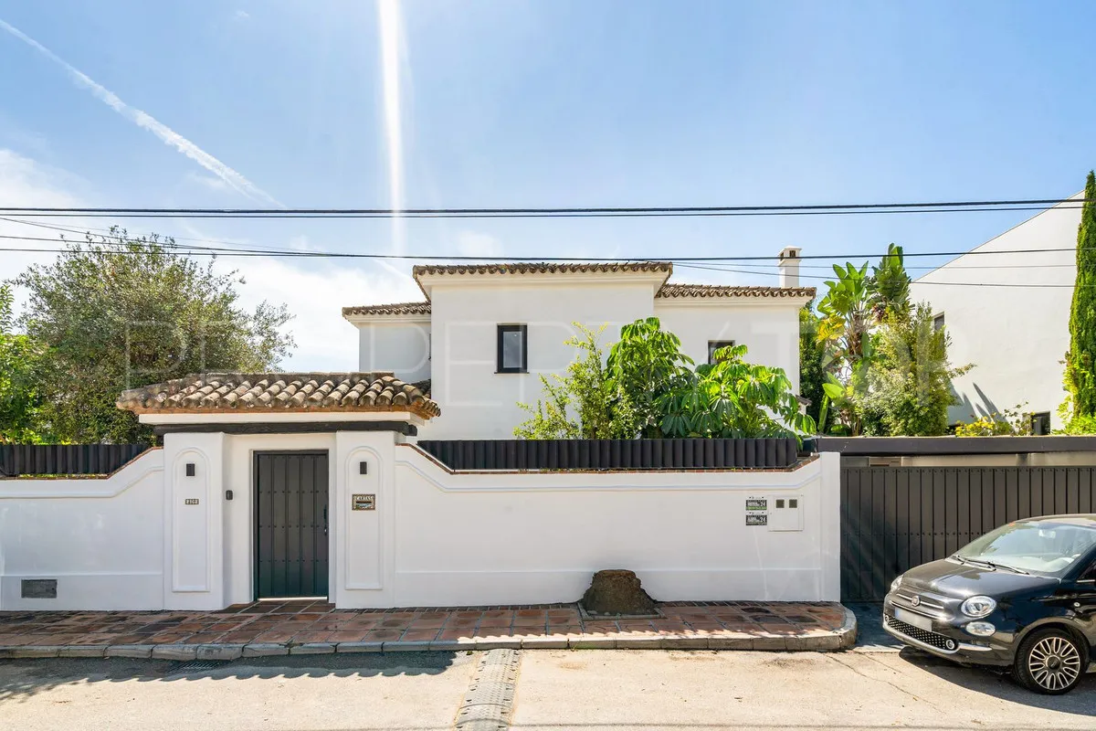 Villa in Marbesa for sale