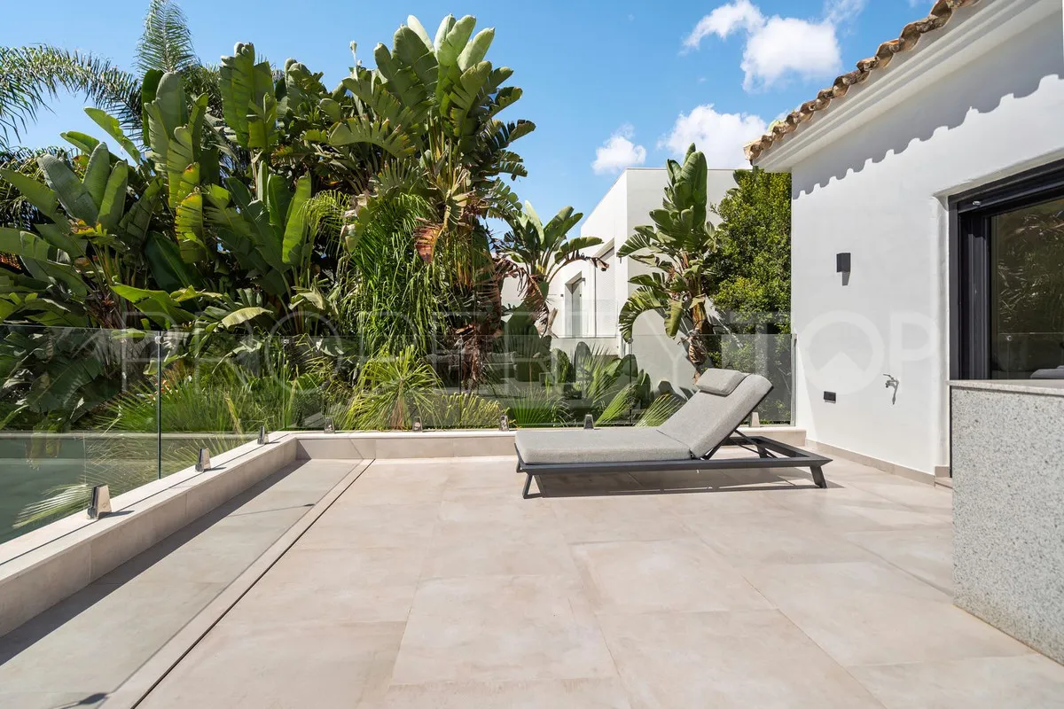 Villa in Marbesa for sale