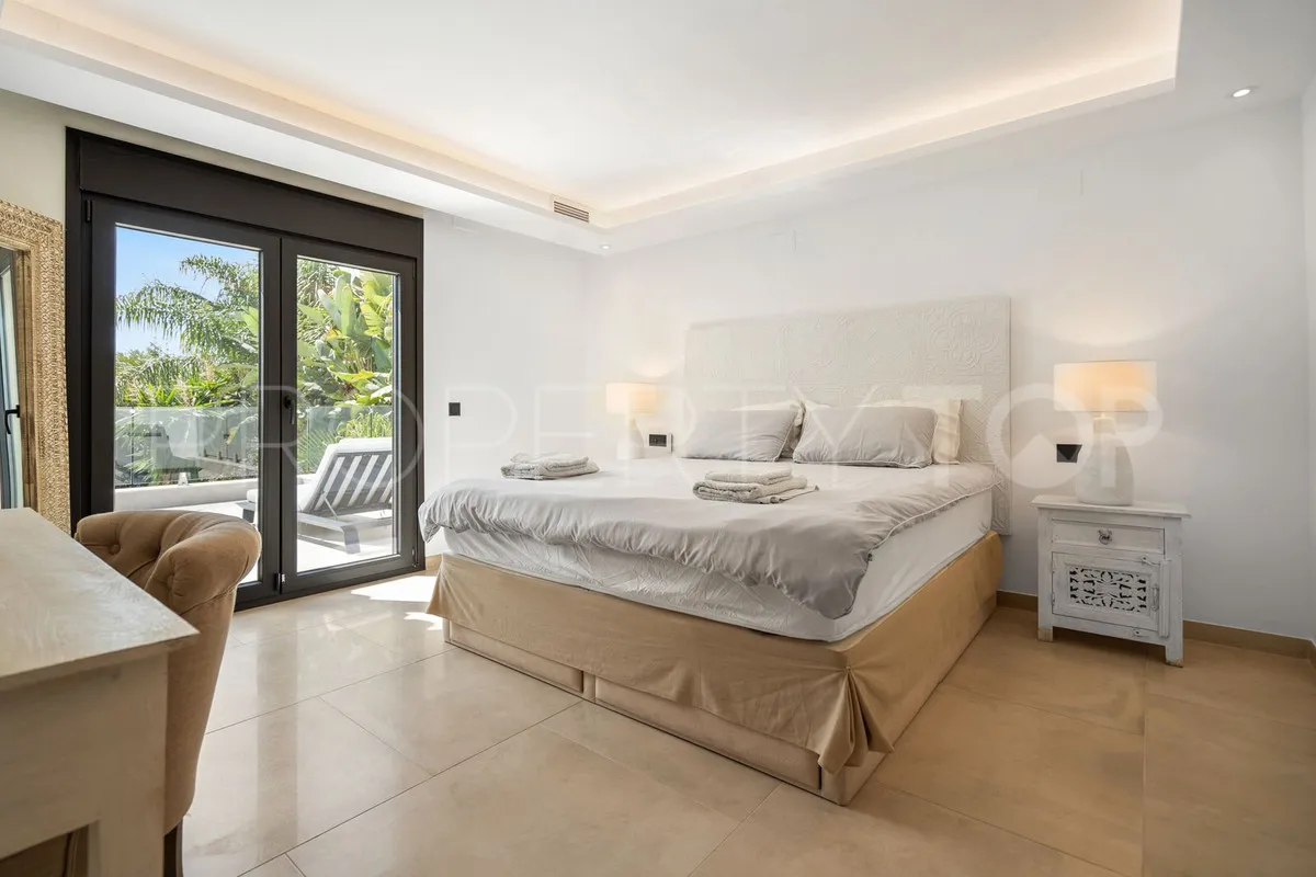 Villa in Marbesa for sale