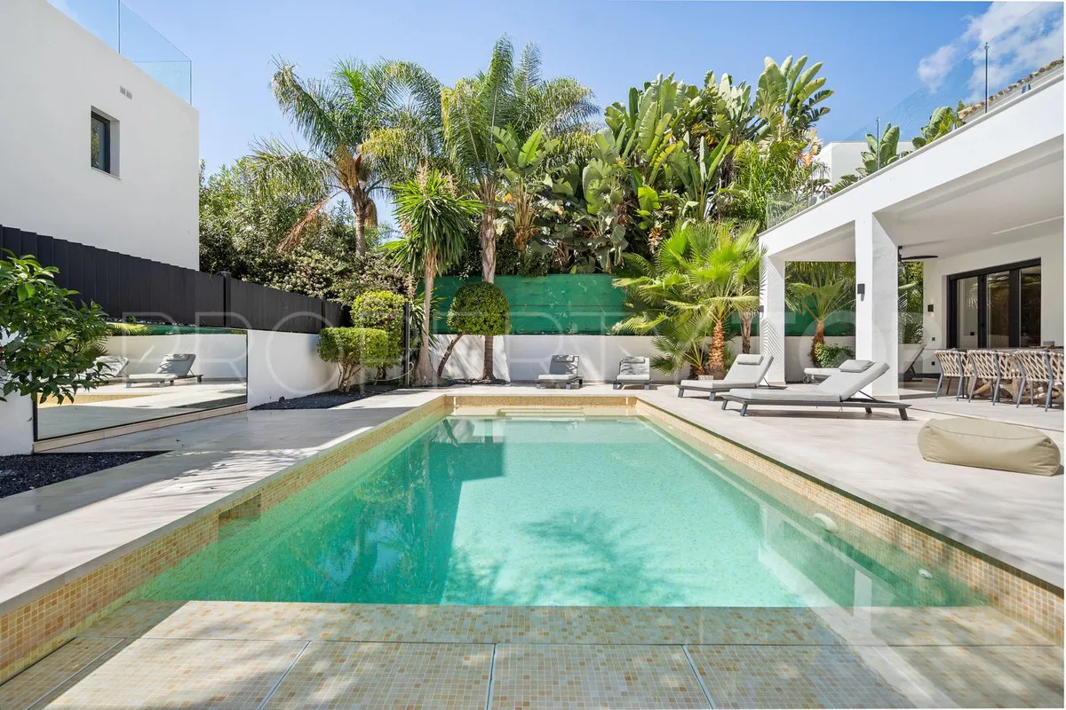 Villa in Marbesa for sale