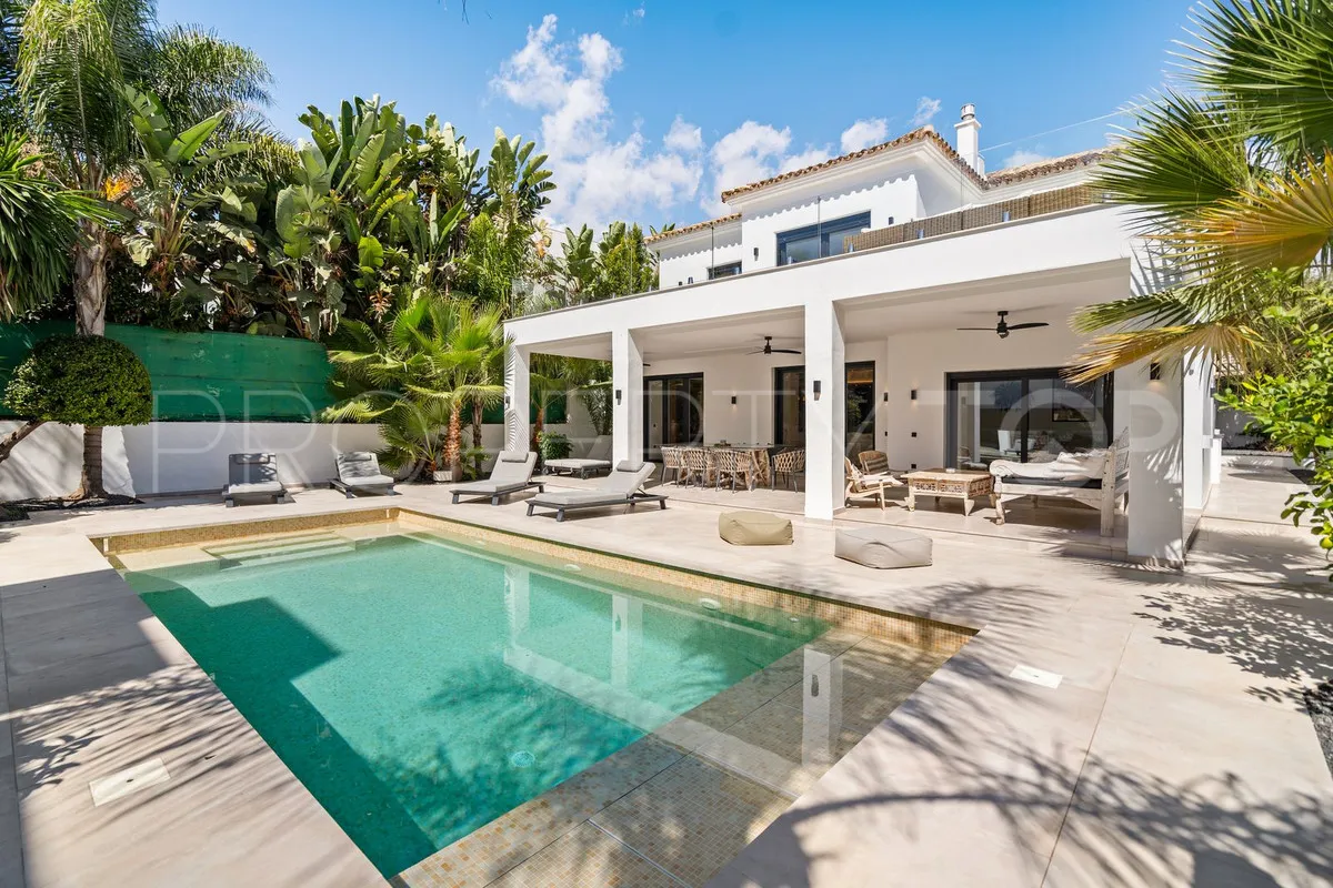 Villa in Marbesa for sale