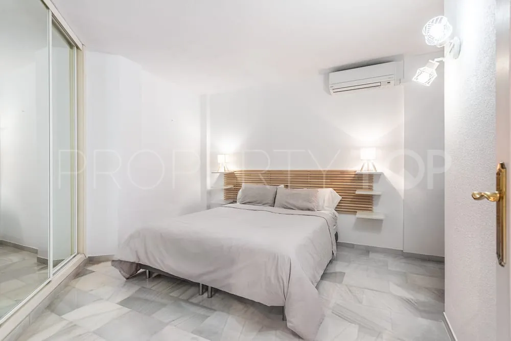 Apartamento de 2 dormitorios en venta en Sitio de Calahonda
