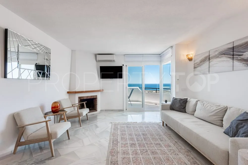 Apartamento de 2 dormitorios en venta en Sitio de Calahonda