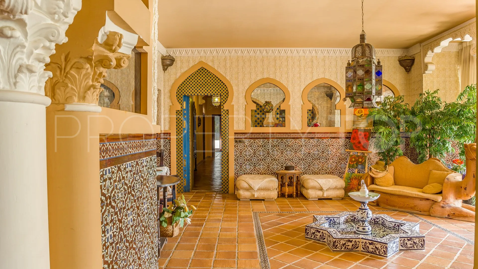 Villa for sale in Cerros del Aguila with 8 bedrooms
