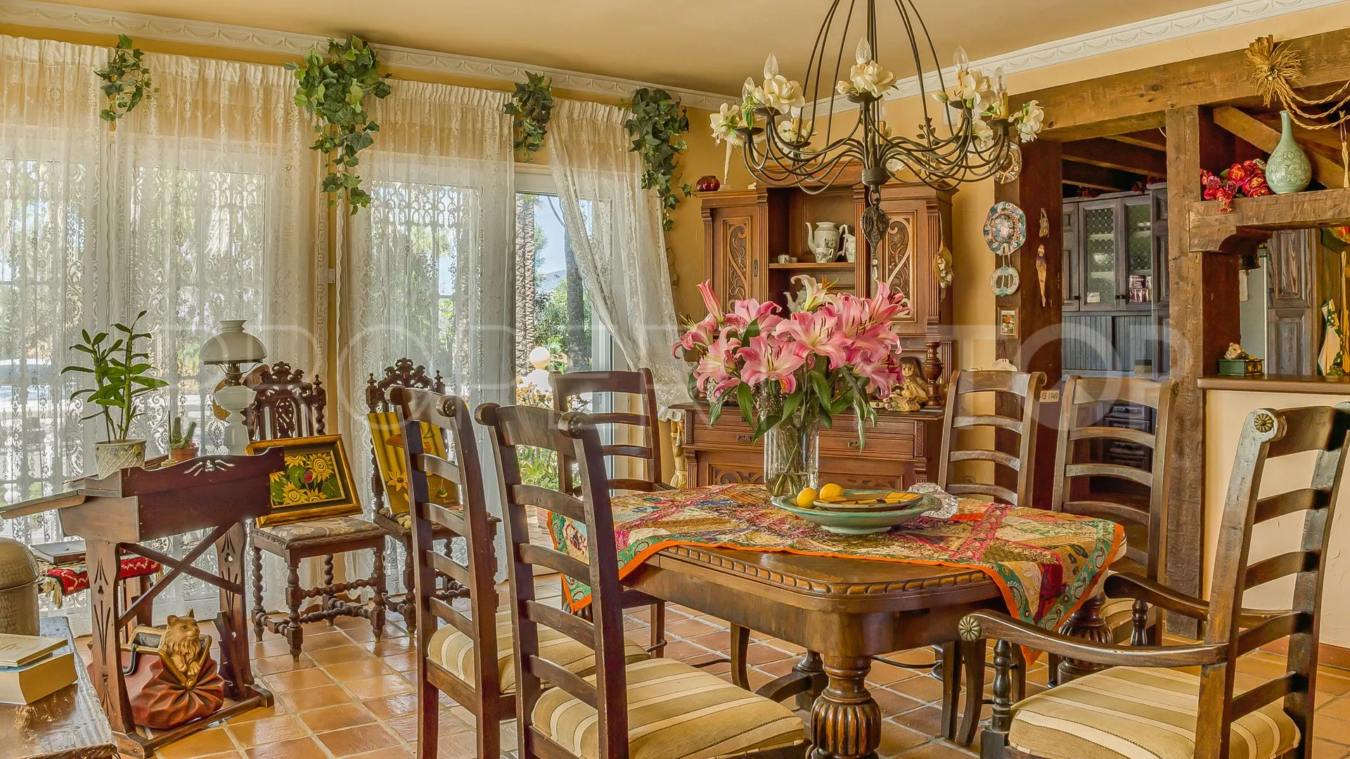 Villa for sale in Cerros del Aguila with 8 bedrooms