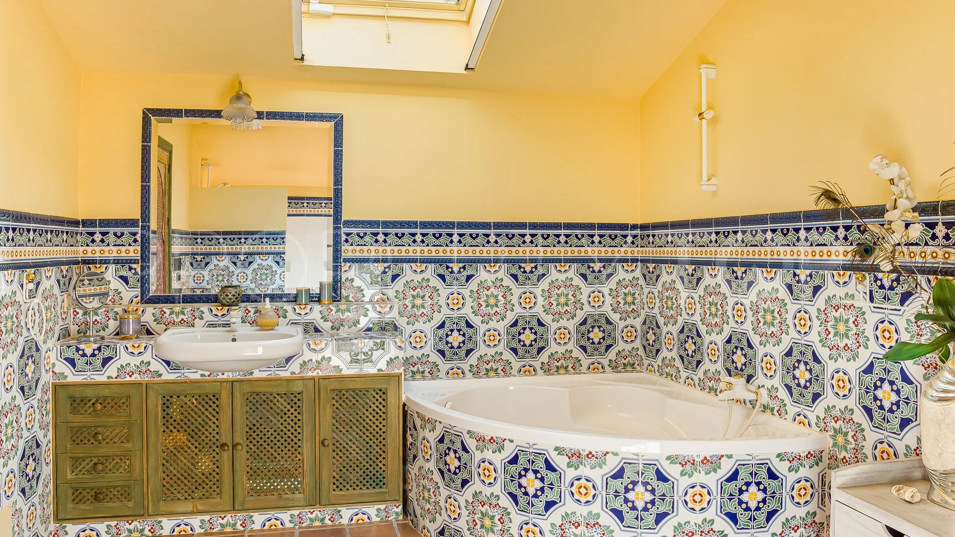 Villa for sale in Cerros del Aguila with 8 bedrooms