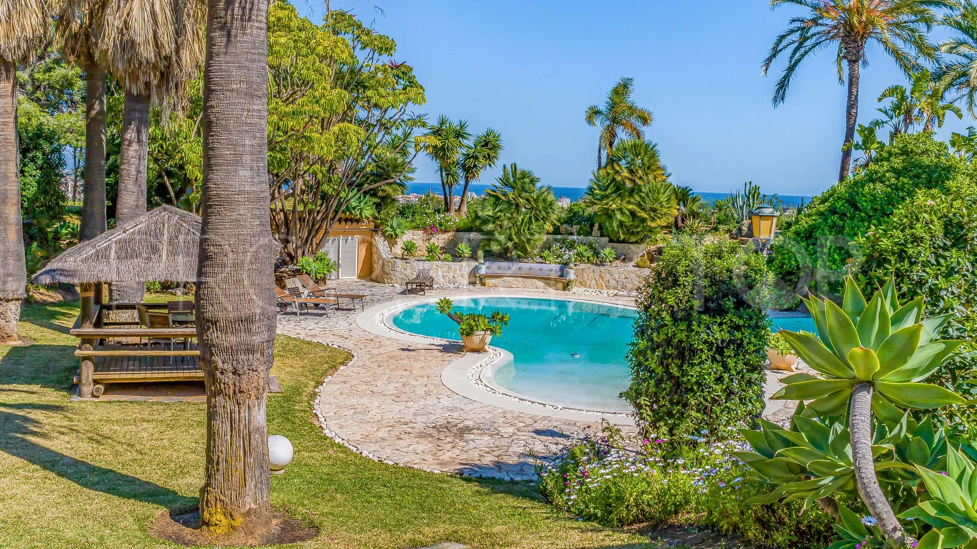 Villa for sale in Cerros del Aguila with 8 bedrooms