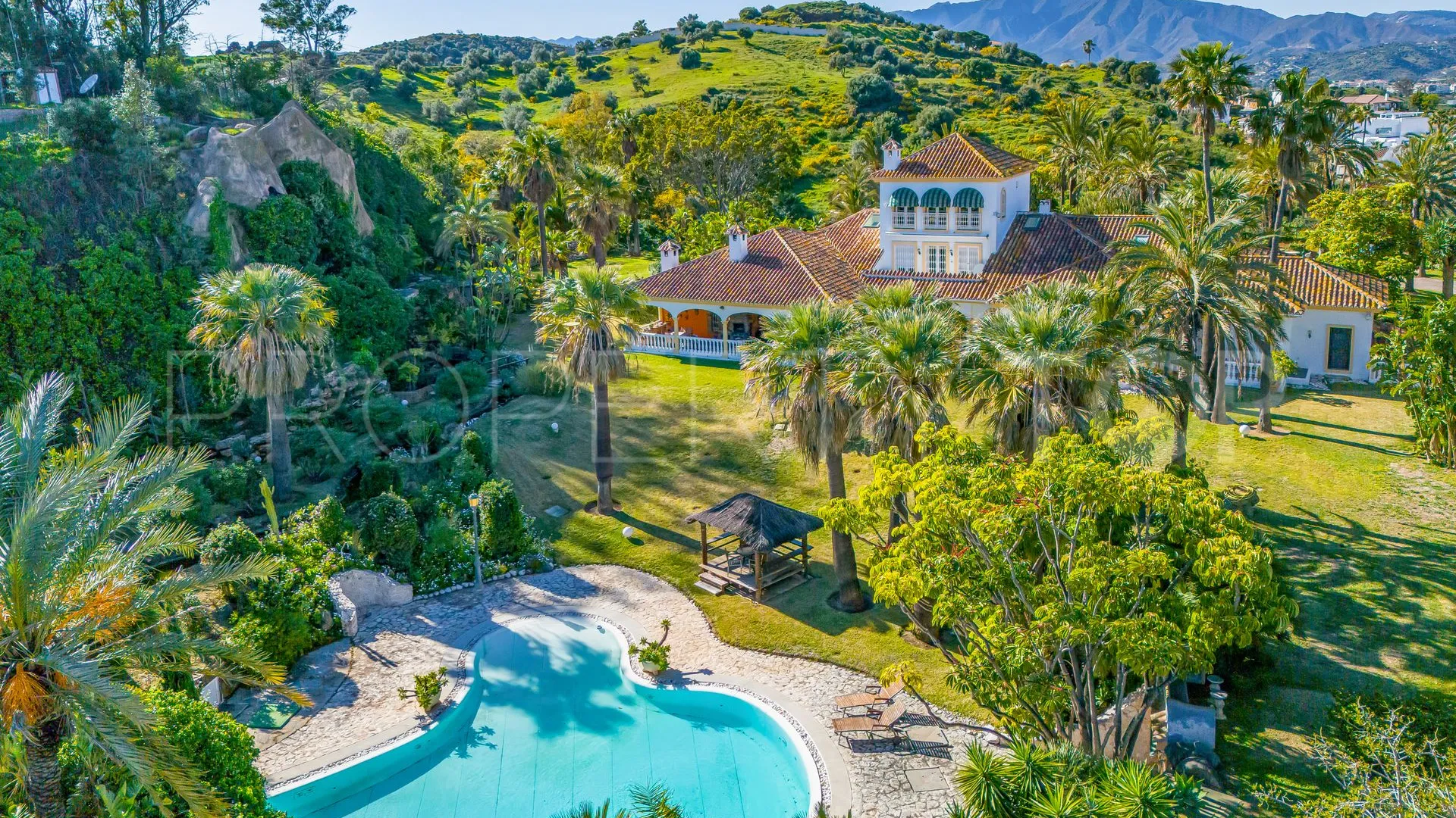 Villa for sale in Cerros del Aguila with 8 bedrooms