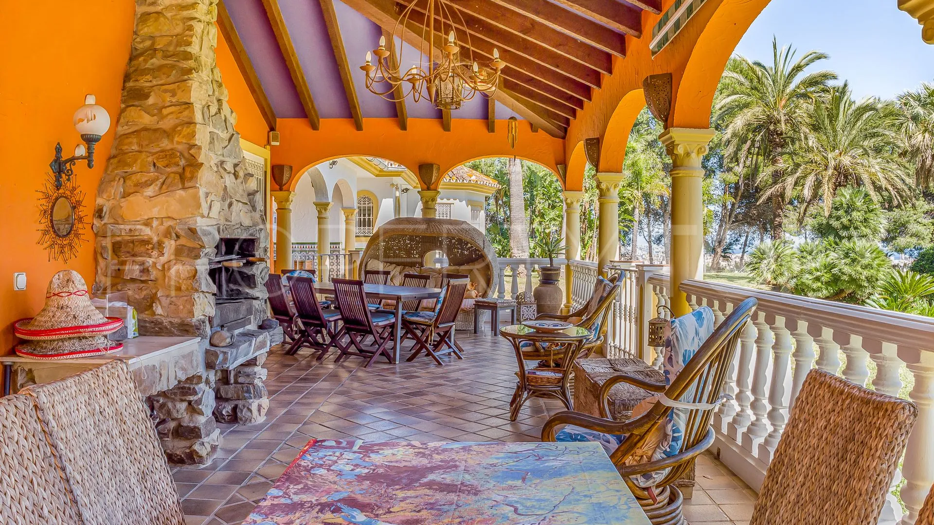 Villa for sale in Cerros del Aguila with 8 bedrooms