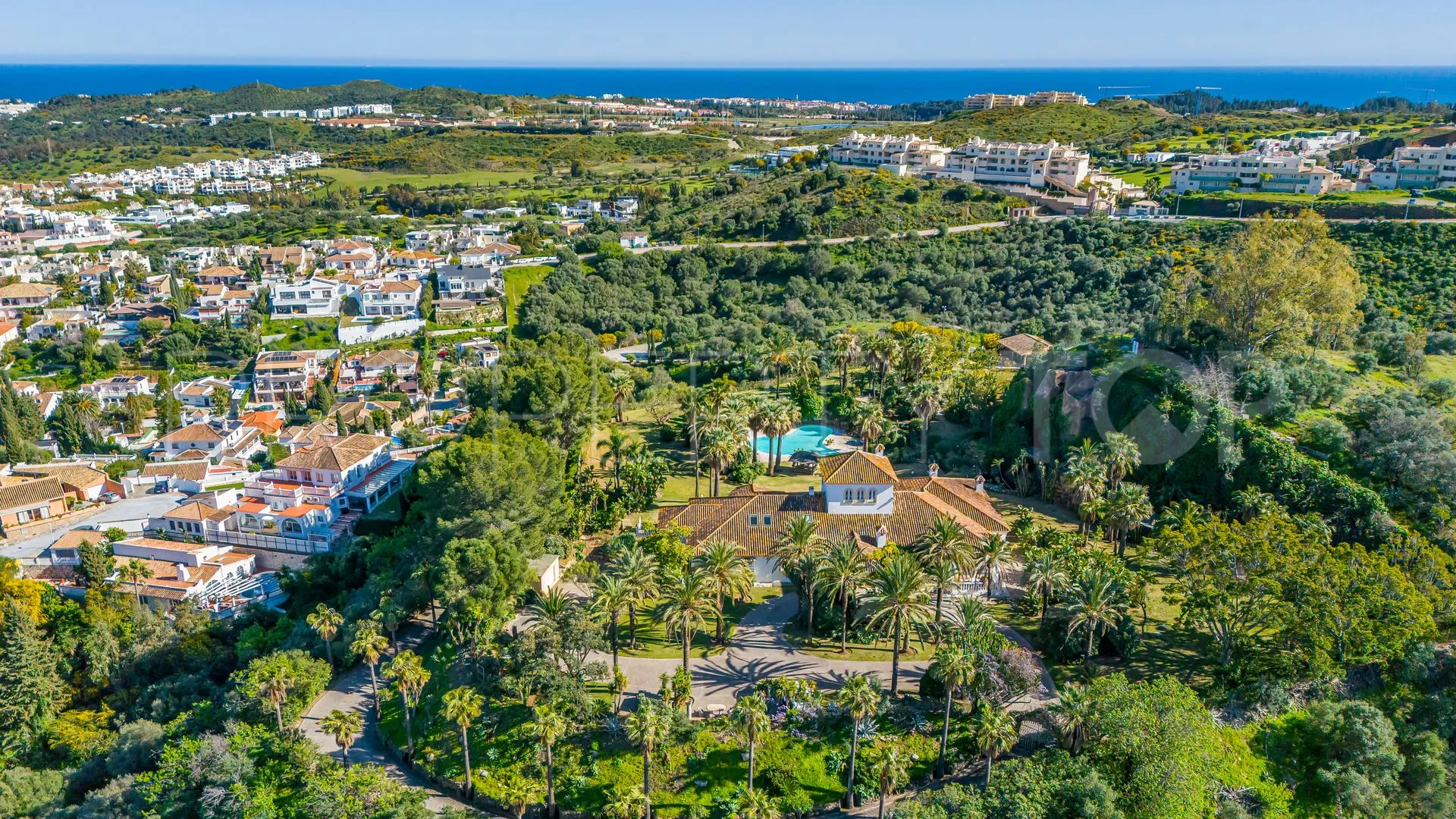 Villa for sale in Cerros del Aguila with 8 bedrooms