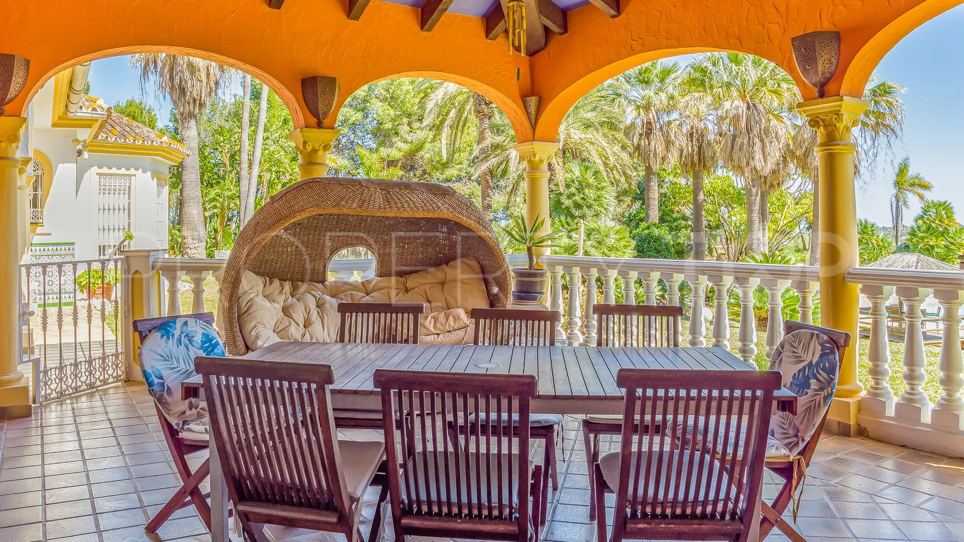 Villa for sale in Cerros del Aguila with 8 bedrooms