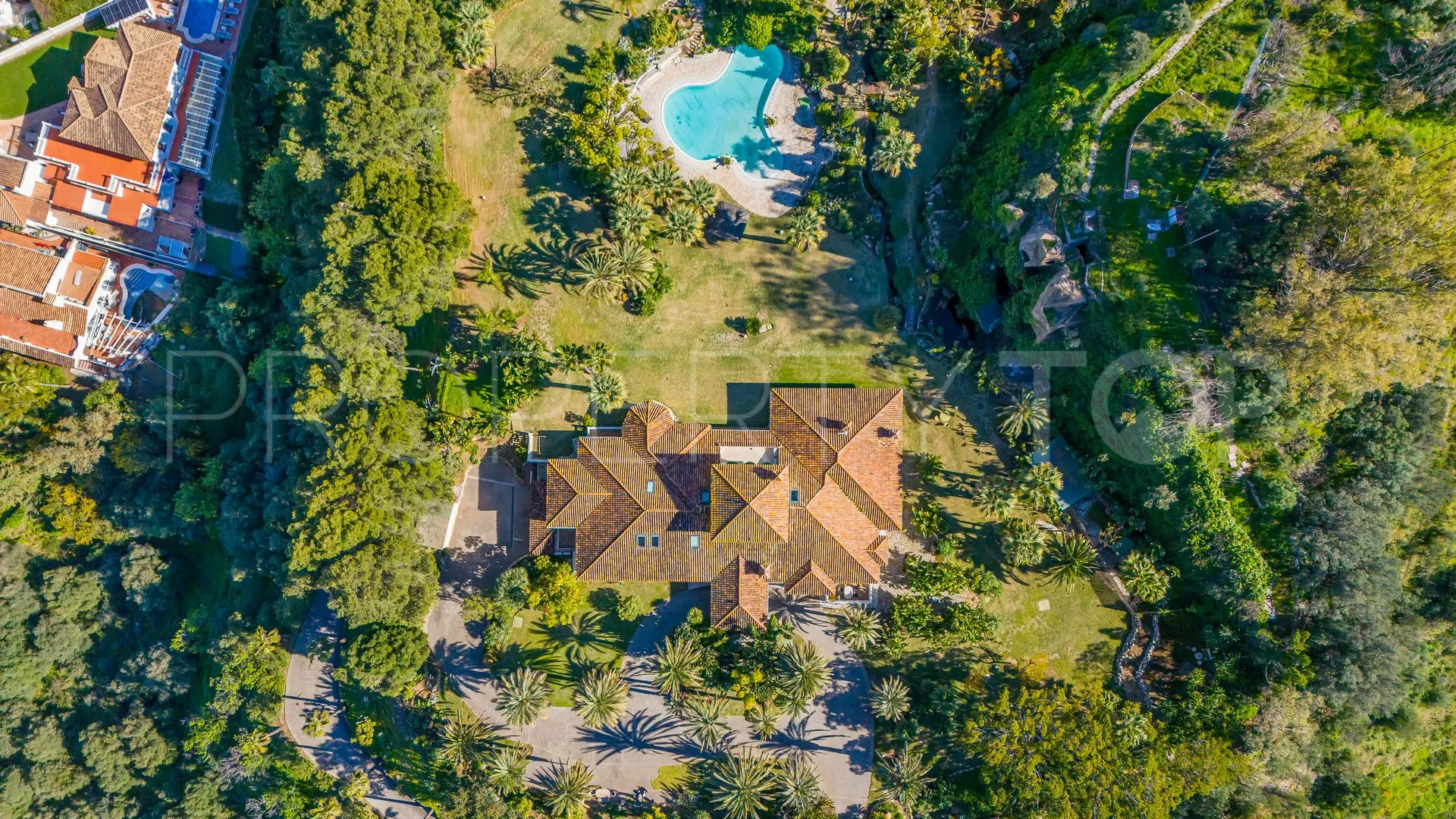 Villa for sale in Cerros del Aguila with 8 bedrooms