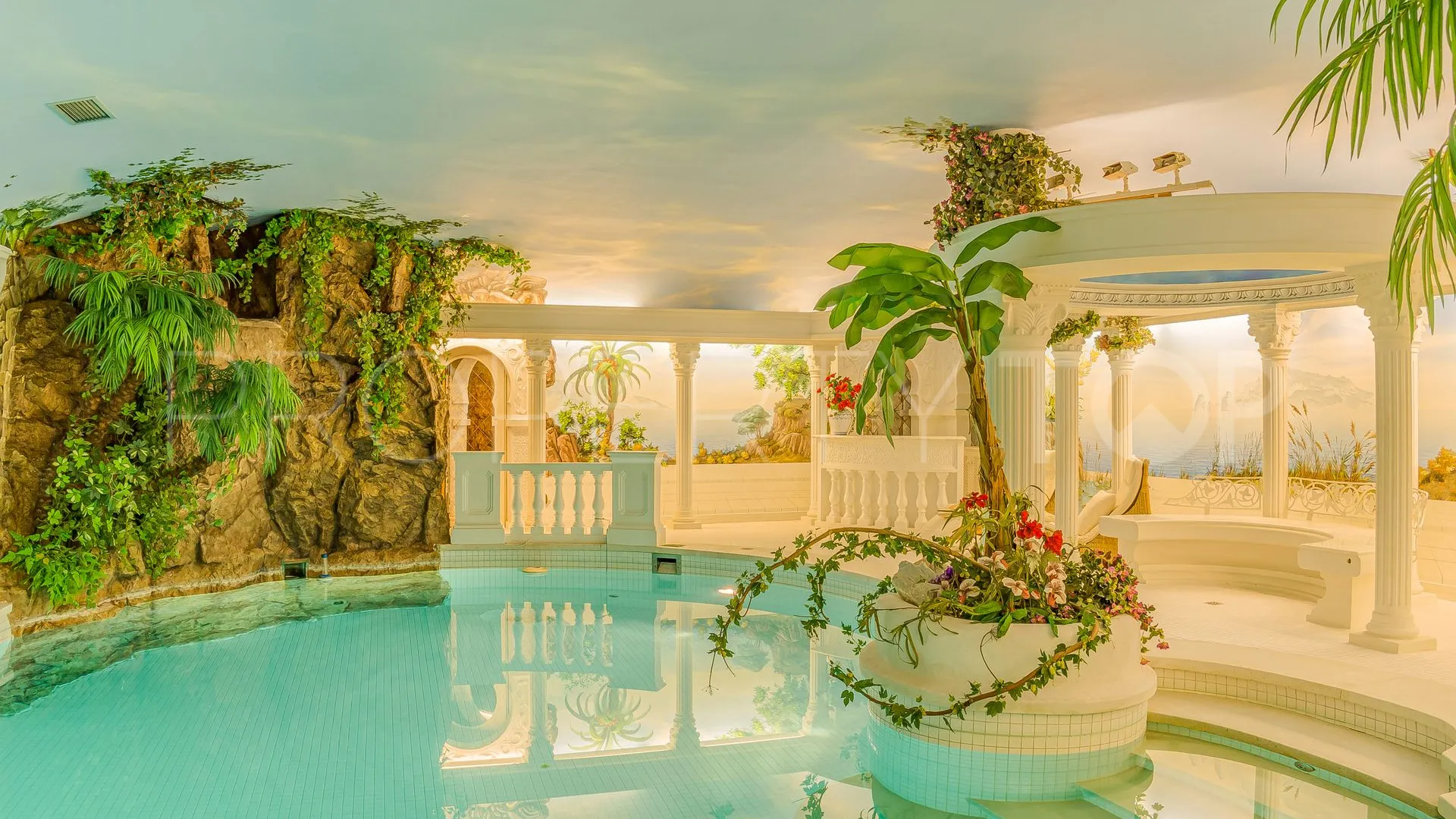 Villa for sale in Cerros del Aguila with 8 bedrooms