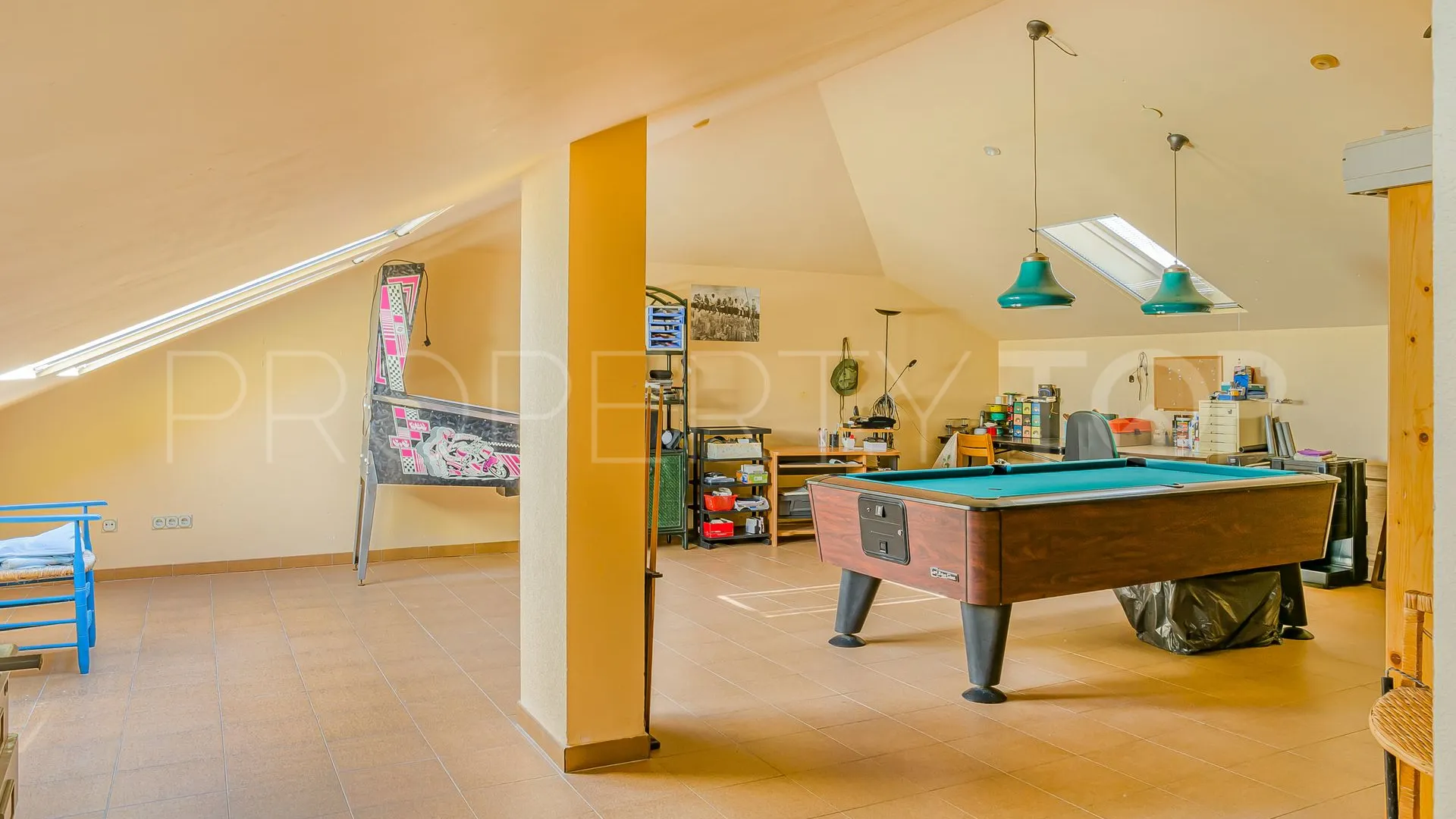 Villa for sale in Cerros del Aguila with 8 bedrooms