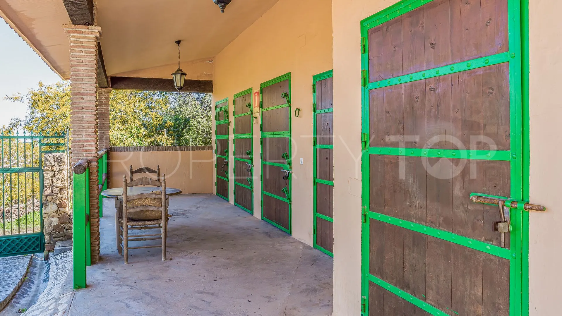 Villa for sale in Cerros del Aguila with 8 bedrooms